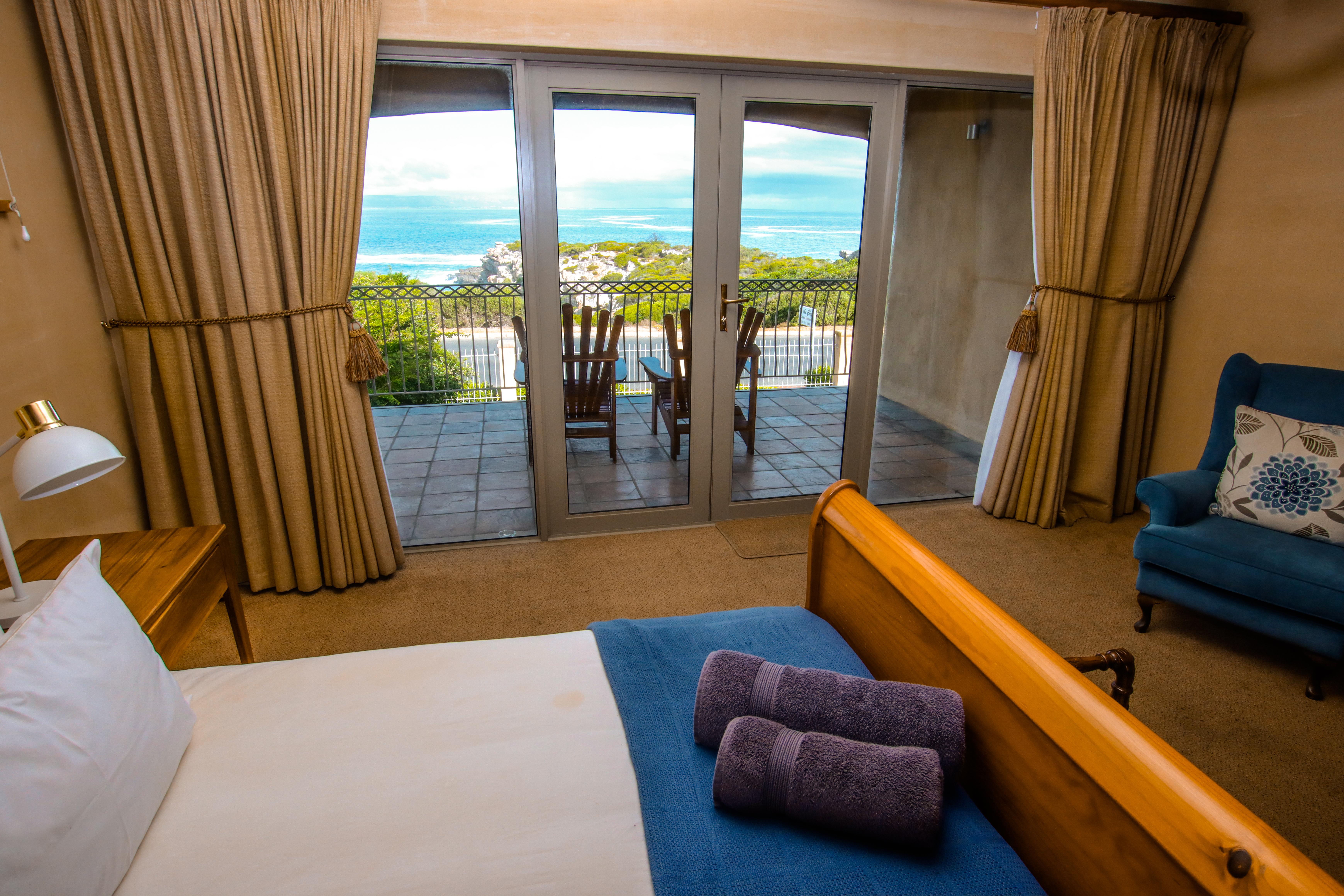 On The Cliff Guest House Hermanus Exterior photo